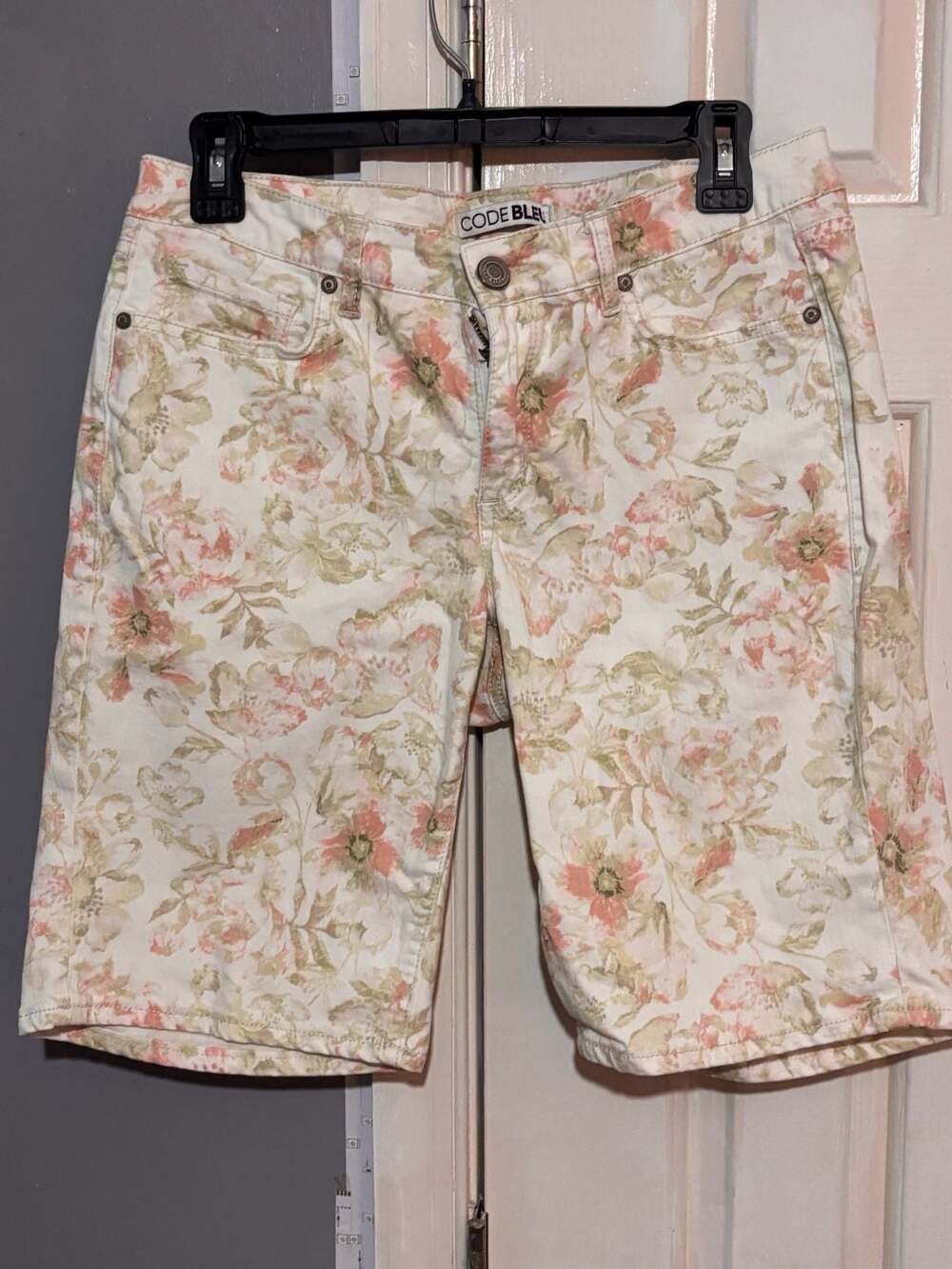 Code Bleu Floral Print Denim Shorts Size 6